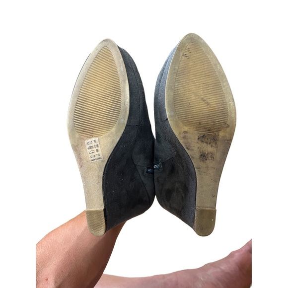 Michael Antonio Faux Suede Platform Greg Booties - Picture 4 of 6